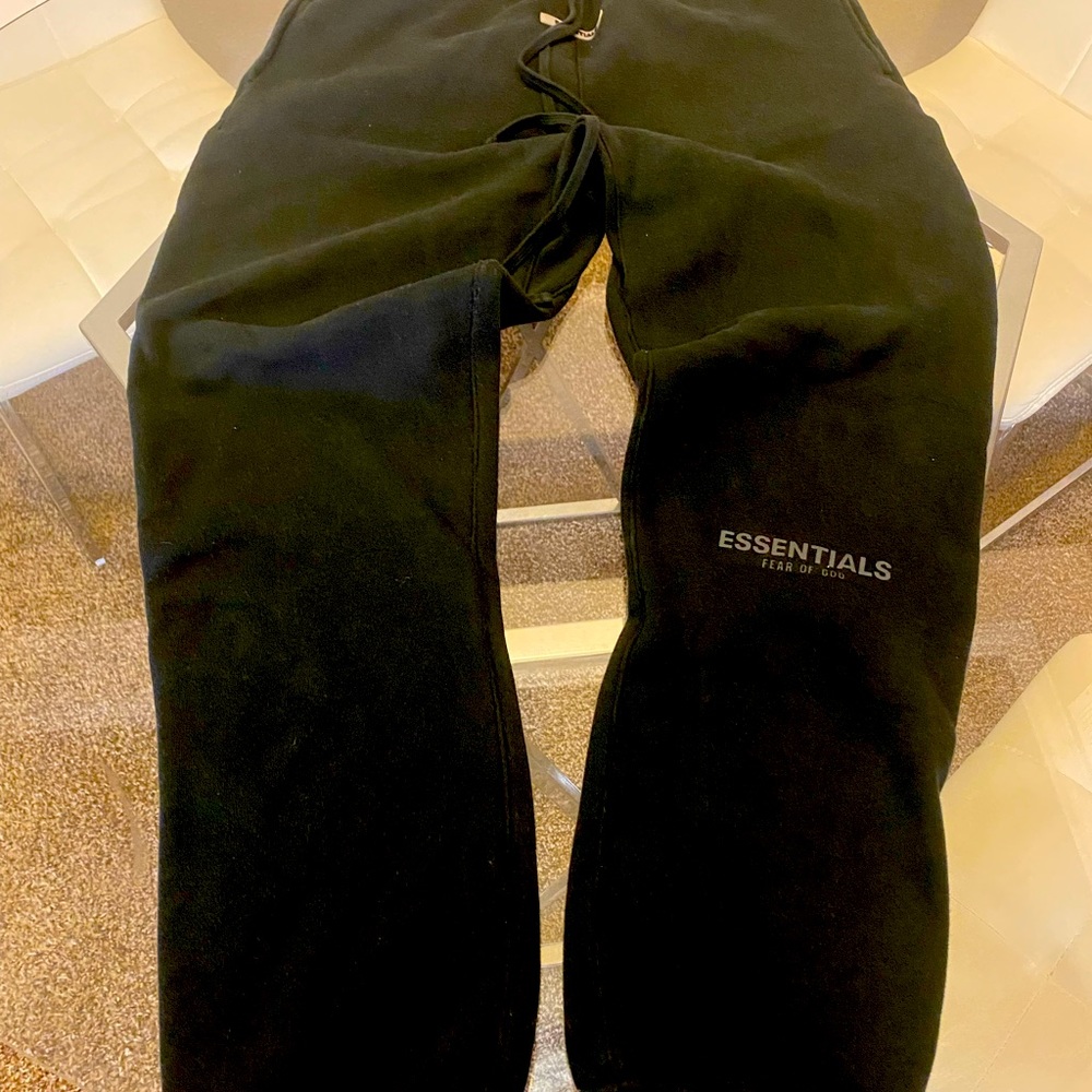 Essentials fear of god sweats